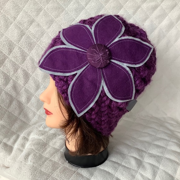 😍 Handcrafted Purple Cloche - Picture 6 of 9